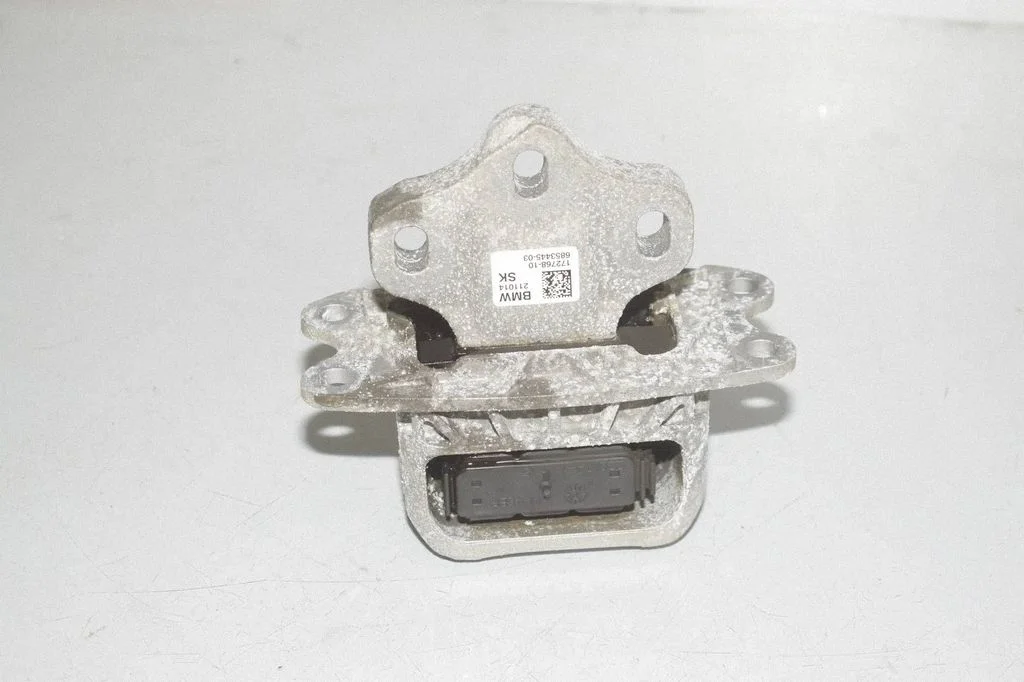 Engine mount bracket 6853445