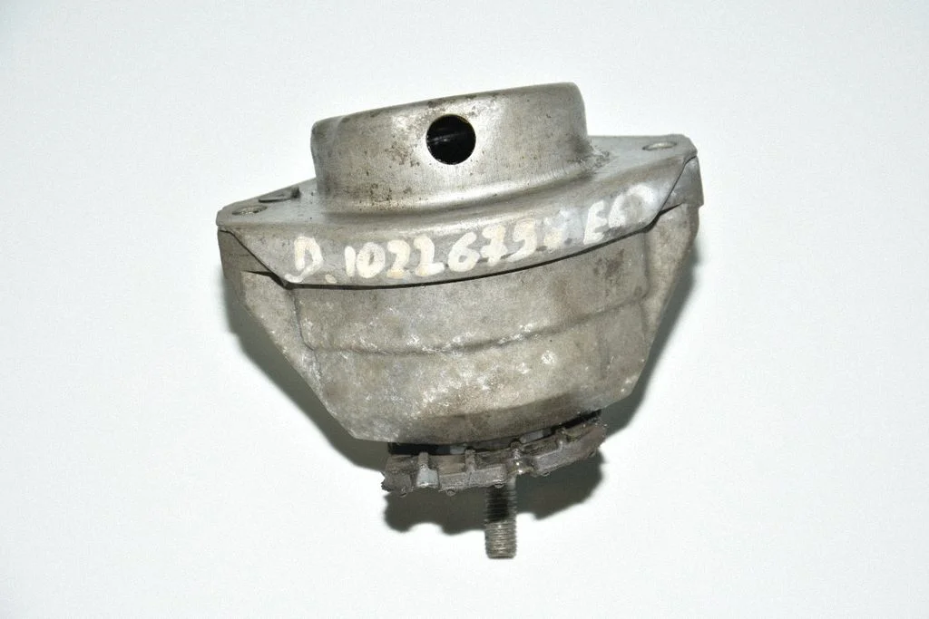 Dzinēja spilvens 6762608