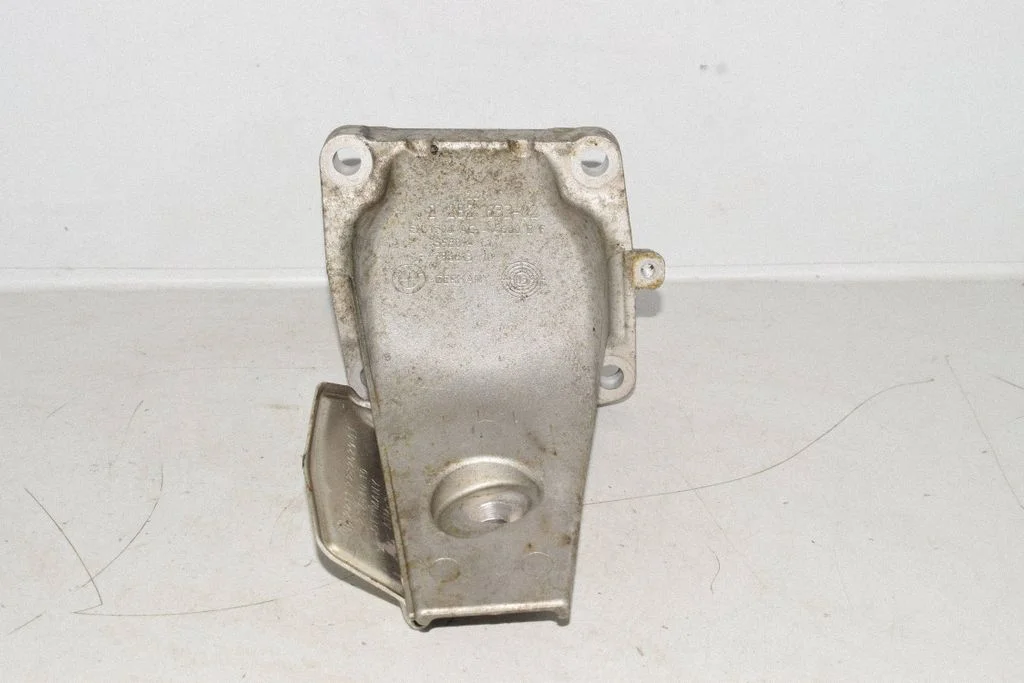 Variklio tvirtinimo kronšteinas
