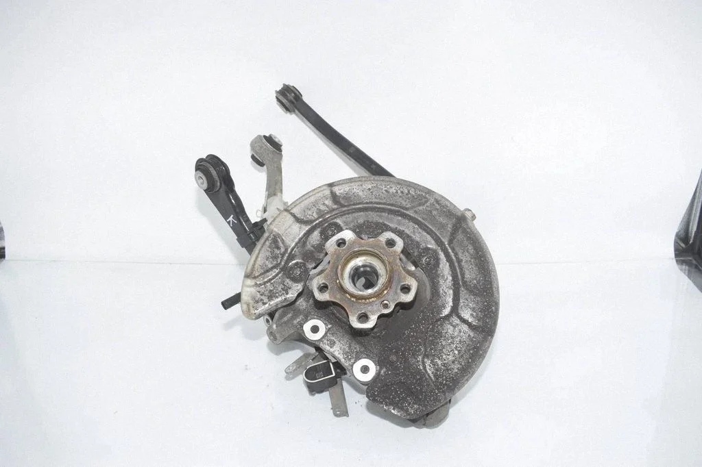 Rear wheel hub 6866337