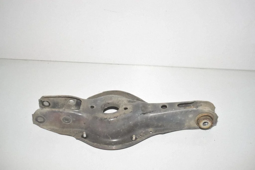 Tagumine ülemine õõtshoob 6884694