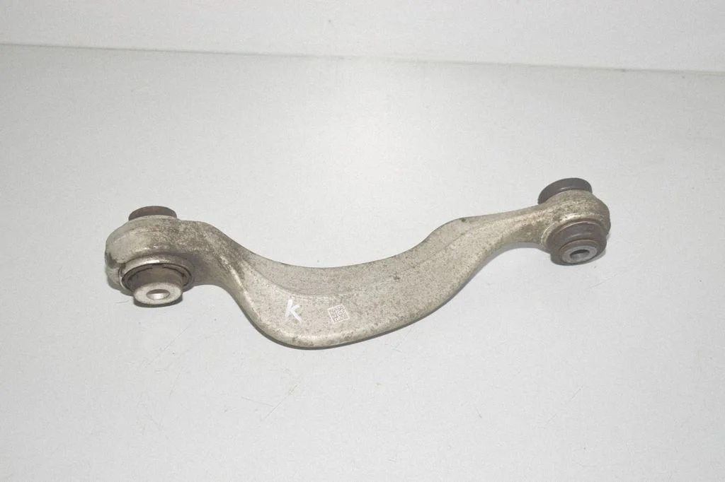 Rear upper control arm/wishbone 6871011