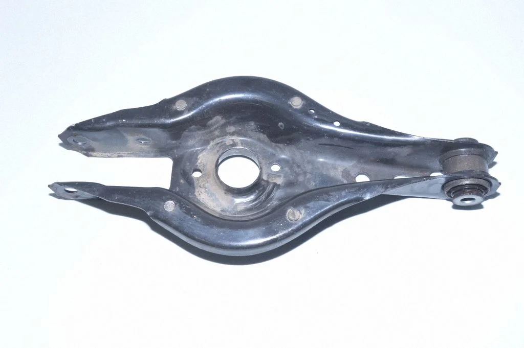 Rear upper control arm/wishbone 6867541