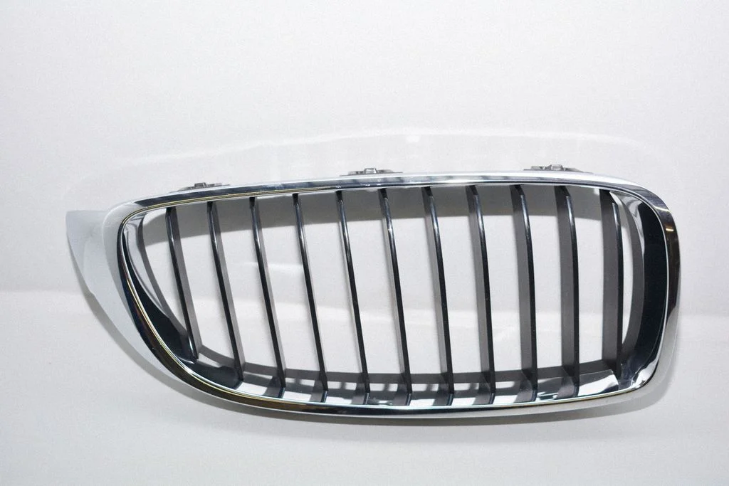 Front bumper upper radiator grill 7294818