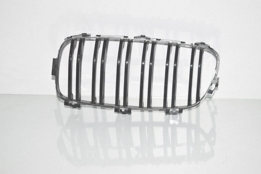 Atrapa górna (grill) 7255411