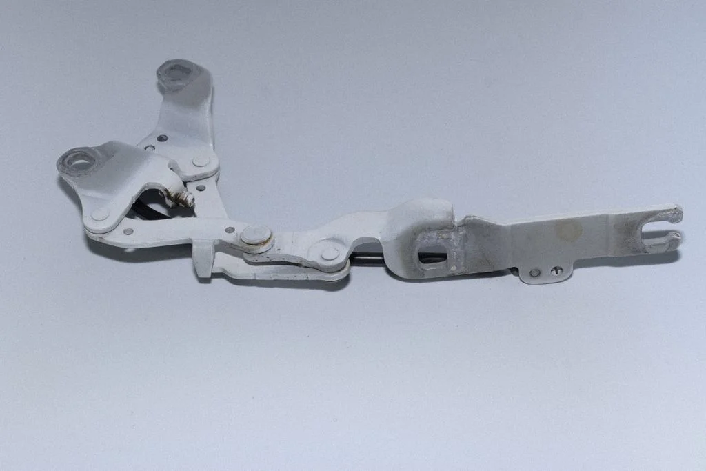 Engine bonnet/hood hinges 7115263