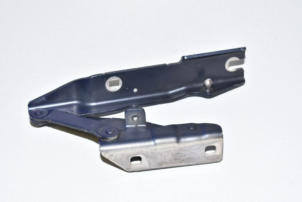 Motora pārsega eņģe (-es) – BMW 5. sērija E60 E61 (2004-2010)