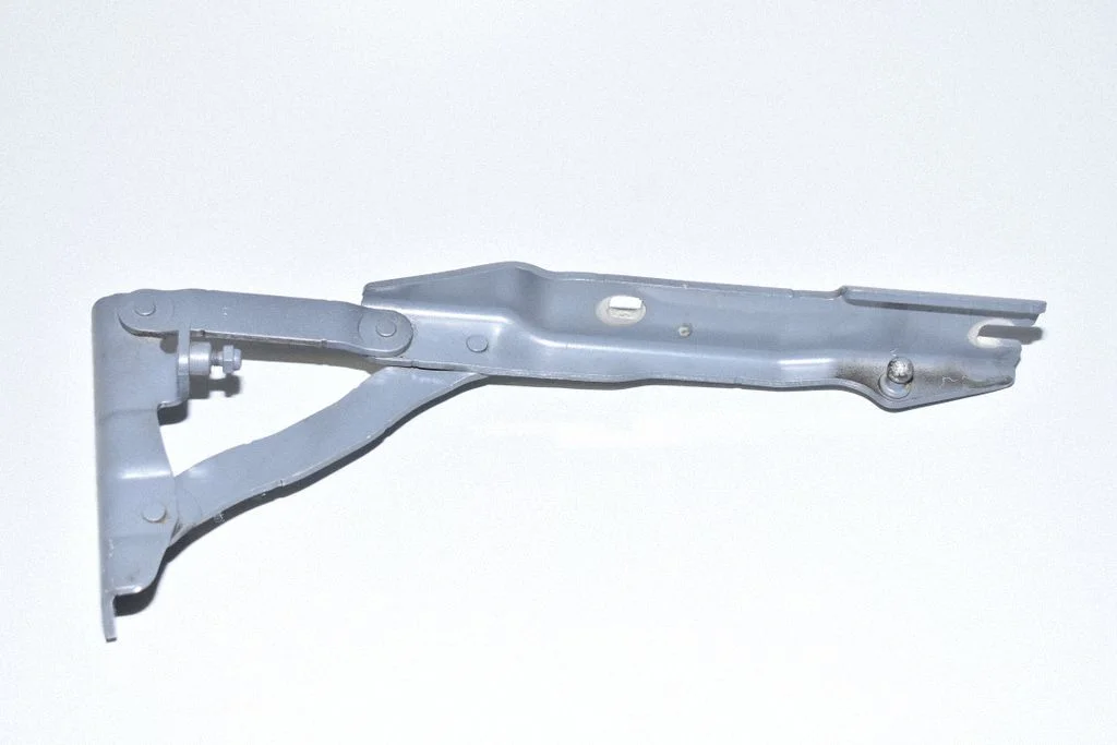 Motora pārsega eņģe (-es) – BMW 5. sērija E60 E61 (2004-2010)