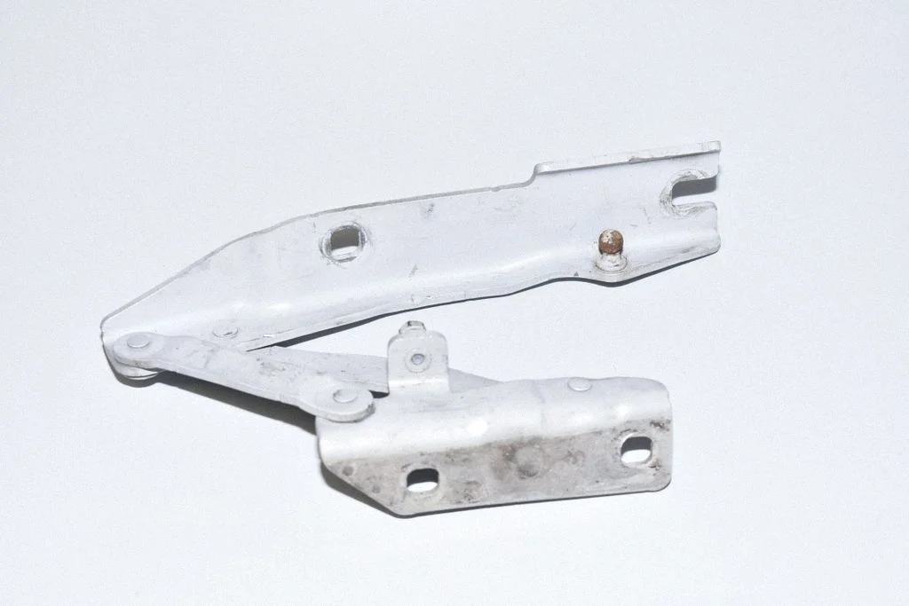 Motora pārsega eņģe (-es) – BMW 5. sērija E60 E61 (2004-2010)