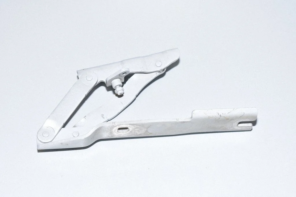 Motora pārsega eņģe (-es) – BMW 5. sērija E60 E61 (2004-2010)