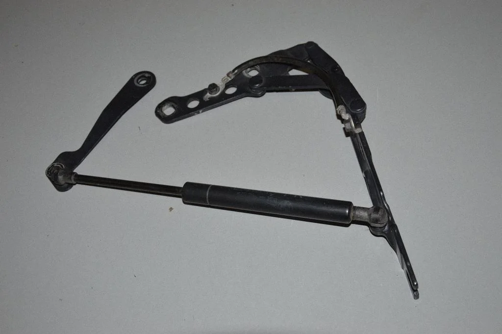 Mootorikapoti hinged – BMW 3-seeria E46 (1998-2005)