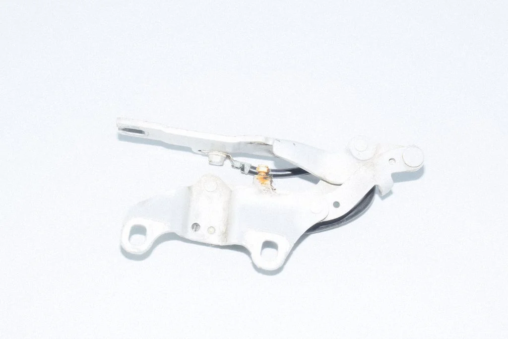 Engine bonnet/hood hinges 7115263