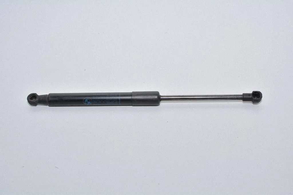 Motora pārsega amortizators – BMW 5. sērija E60 E61 (2004-2010)