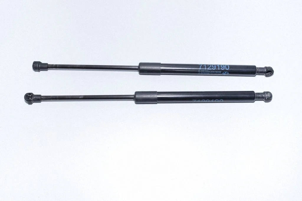 Front bonnet/hood damper/strut