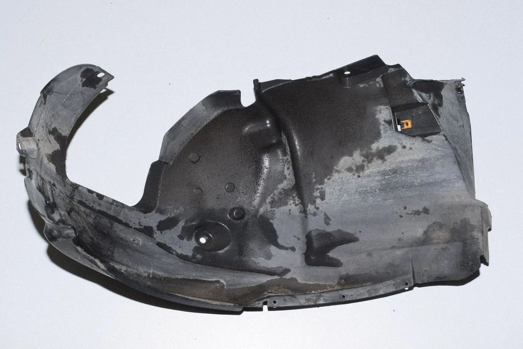 Priekšējais riteņa arkas dubļusargs – BMW 3. sērija E90 E91 (2005-2012)