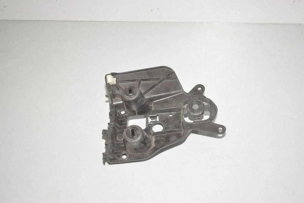 Rear bumper mounting bracket – BMW 2 Series Active Tourer U06 (2021-)