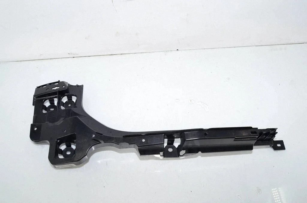 Rear bumper mounting bracket 5A1CC61