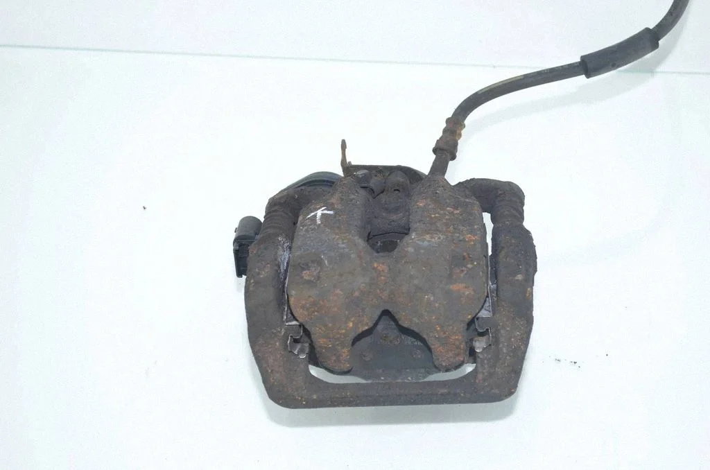 Rear brake caliper 6793047