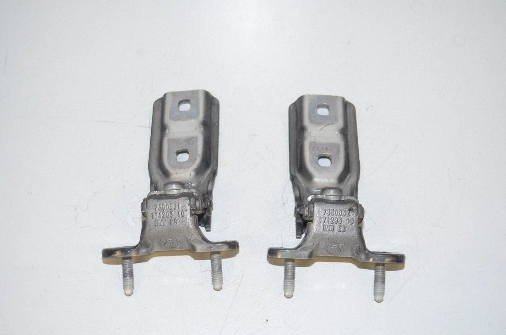 Tailgate/trunk/boot hinge 7350832