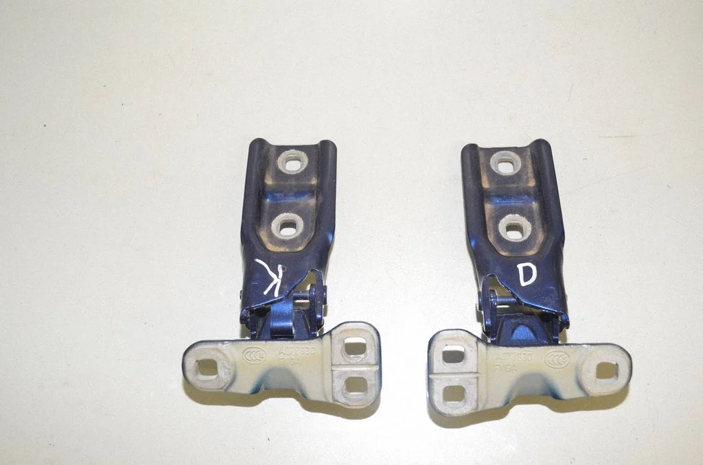 Tailgate/trunk/boot hinge 7300809