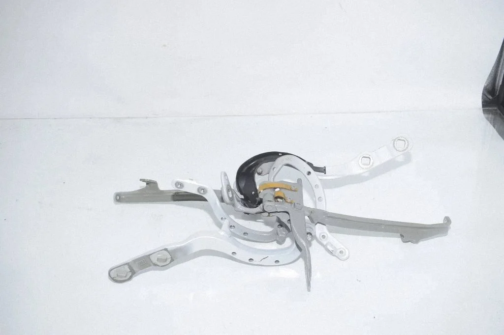 Tailgate/trunk/boot hinge 7453406