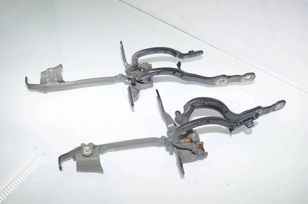 Tailgate/trunk/boot hinge 7453405