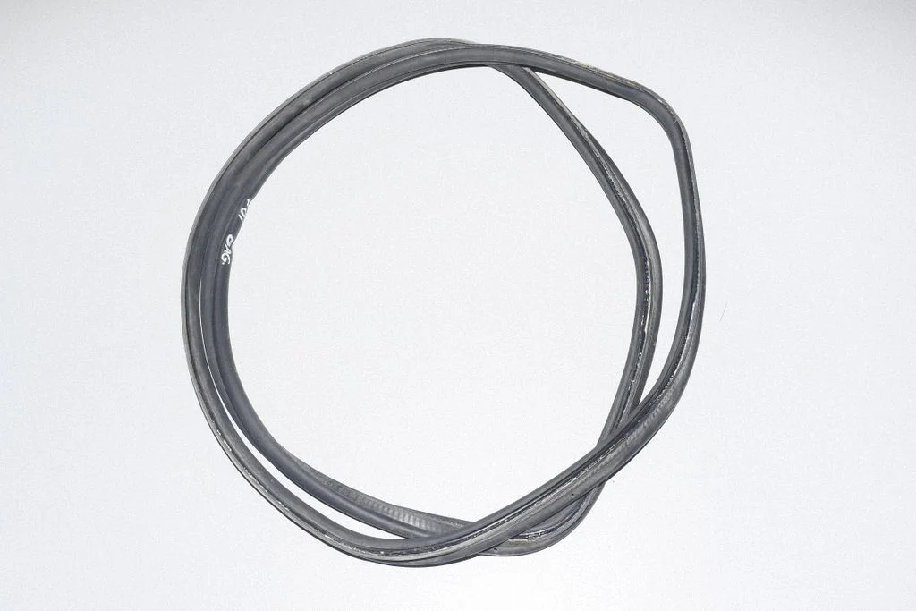 Bagažinės sandarinimo guma (ant kėbulo)