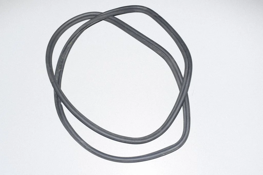 Loading door rubber seal (on body) 7184108