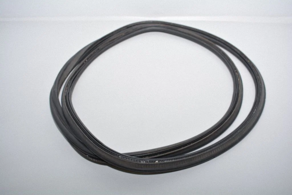 Laadimisukse tihend (kere pool) 7144939 – BMW 1-seeria E81 E87 (2004-2011)