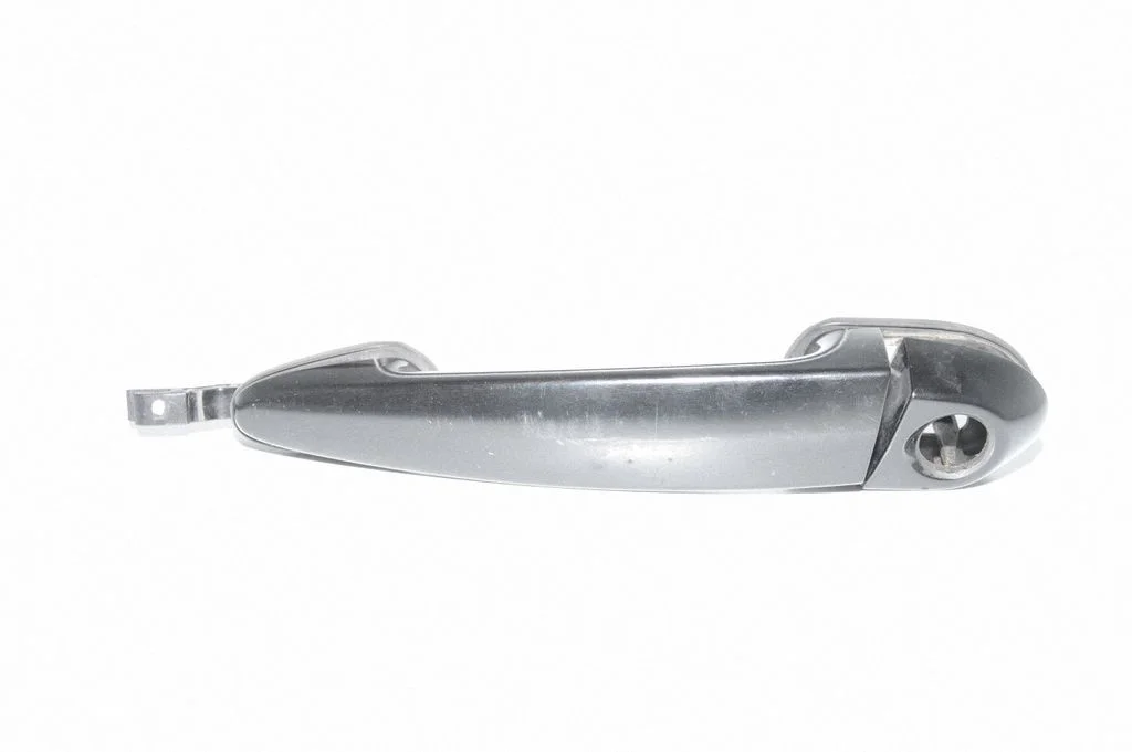Front door exterior handle – left