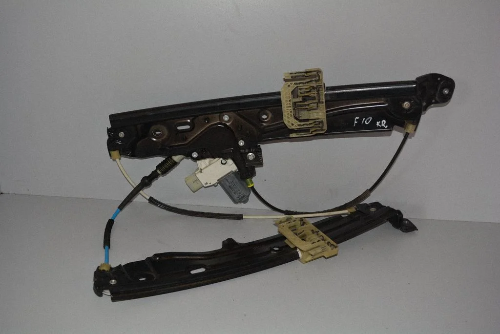 Esiukse elektriline aknatõstuk mootoriga – BMW 5-seeria F10 F11 (2009-2016)