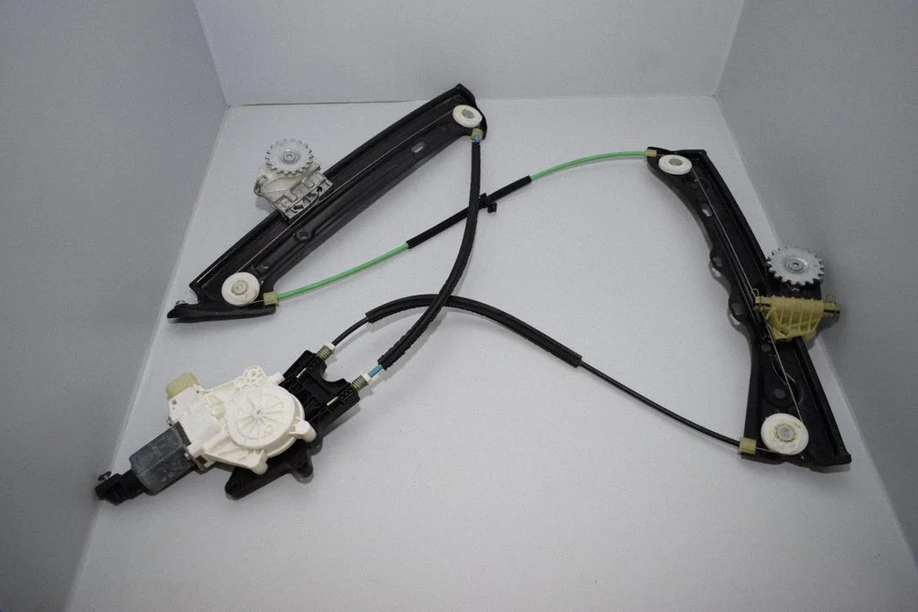 Esiukse elektriline aknatõstuk mootoriga – BMW 4-seeria F32 F33 (2013-2020)