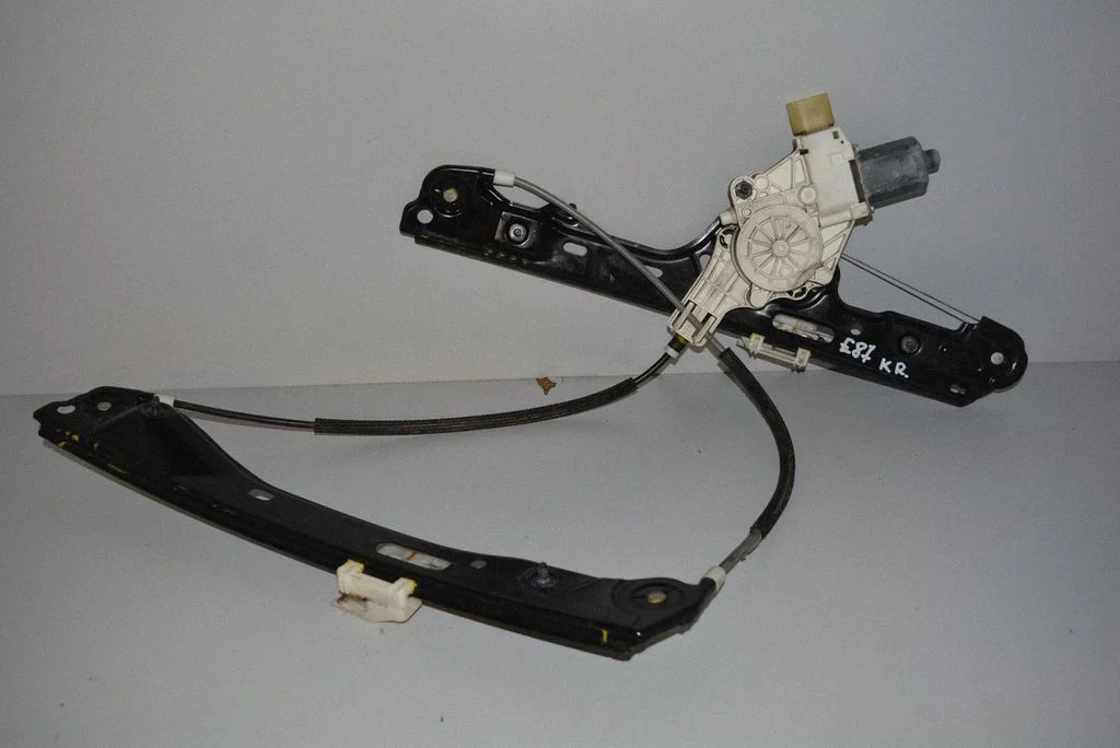 Priekinio el. lango pakėlimo mechanizmo komplektas