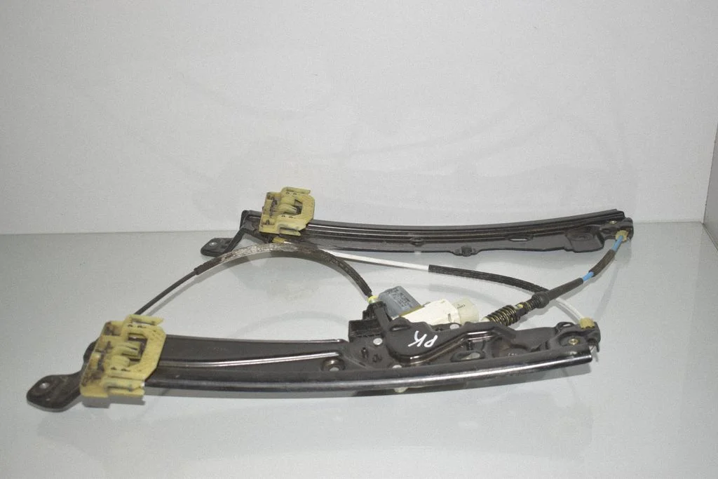 Priekinio el. lango pakėlimo mechanizmo komplektas