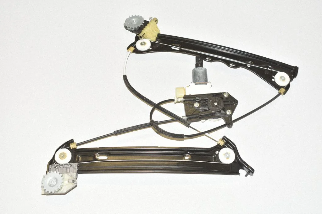 Priekinio el. lango pakėlimo mechanizmo komplektas