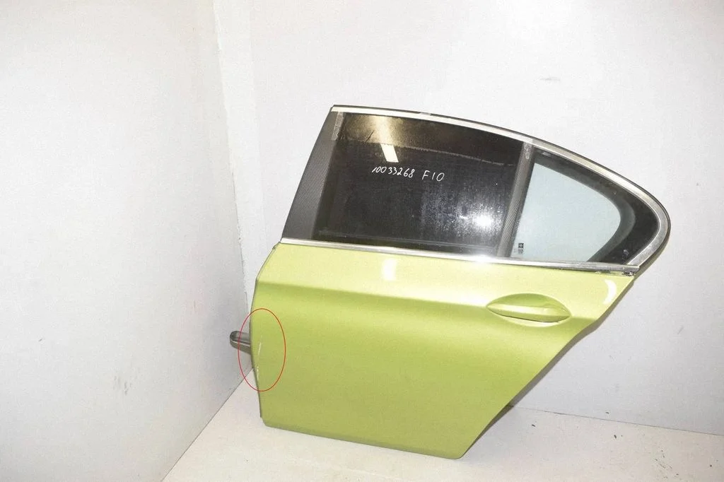 Rear door – rear left