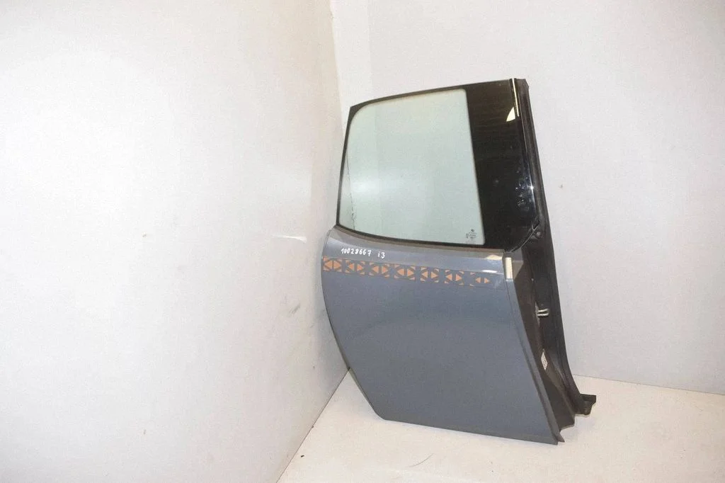 Rear door – rear right