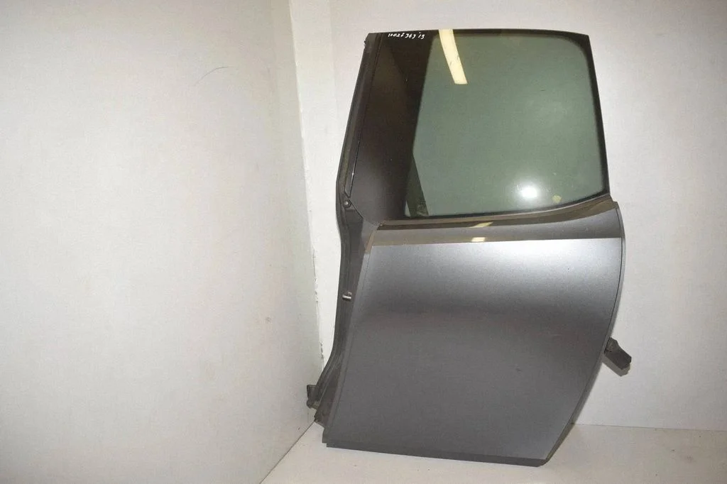 Rear door – rear left