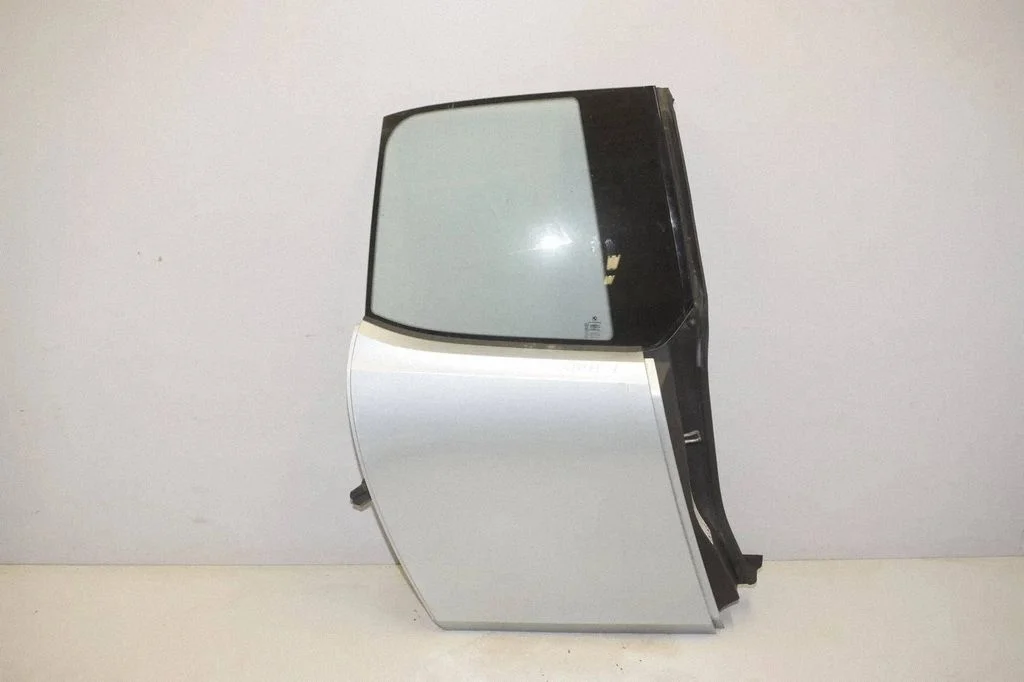 Rear door – right