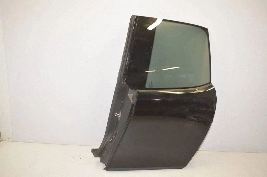 Rear door – rear left