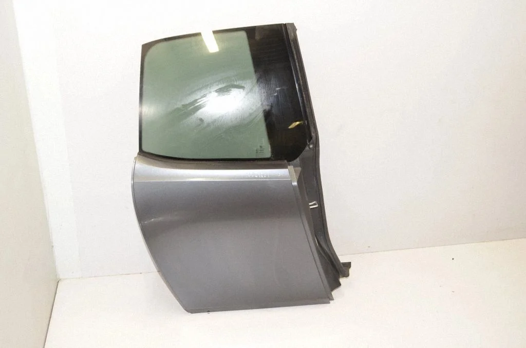 Rear door – rear right