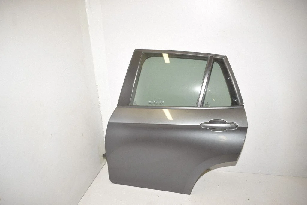 Rear door – rear left