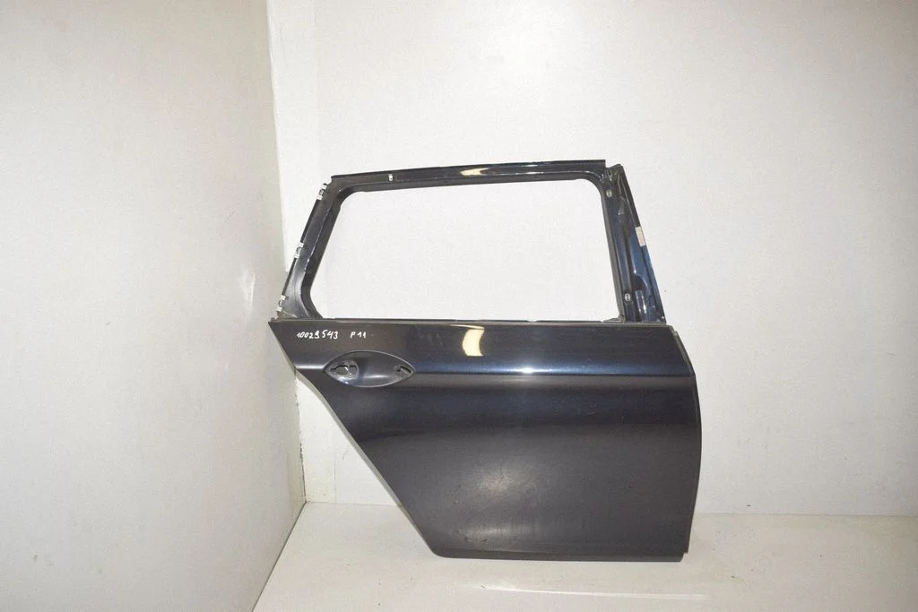 Rear door – rear right