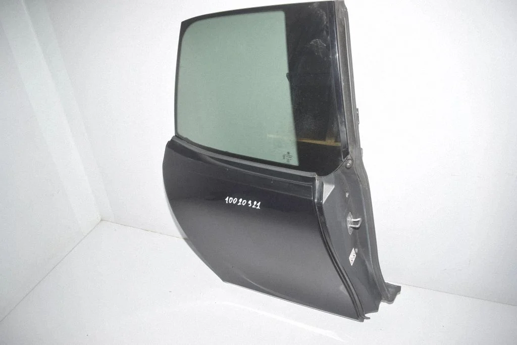 Rear door – rear right
