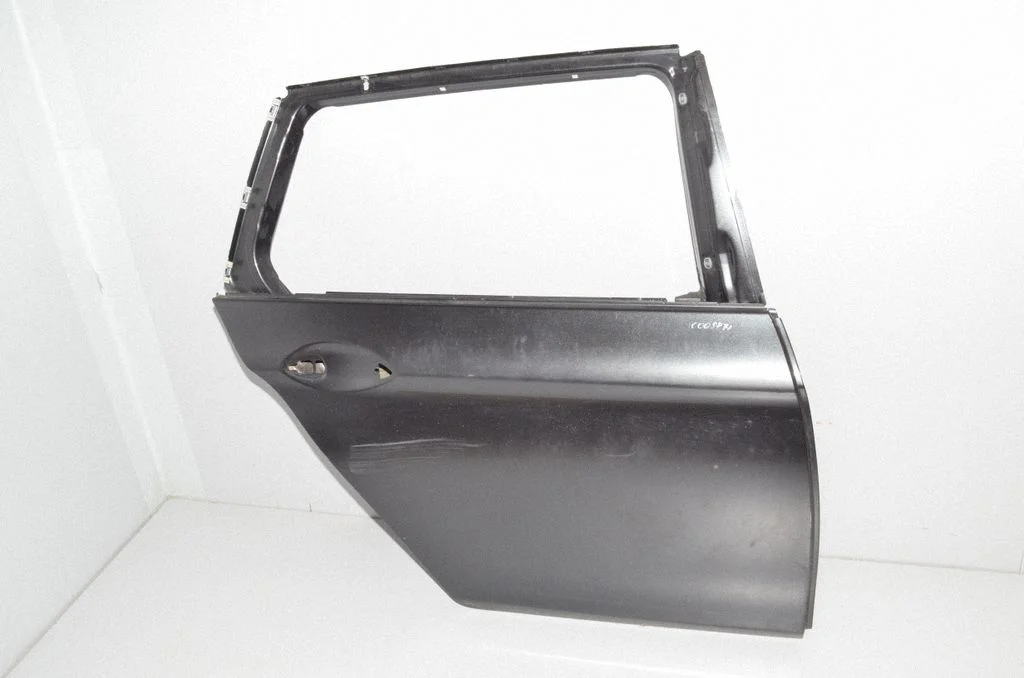 Rear door – right