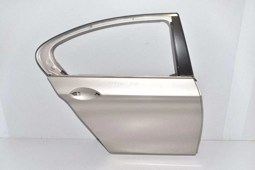 Rear door – rear right