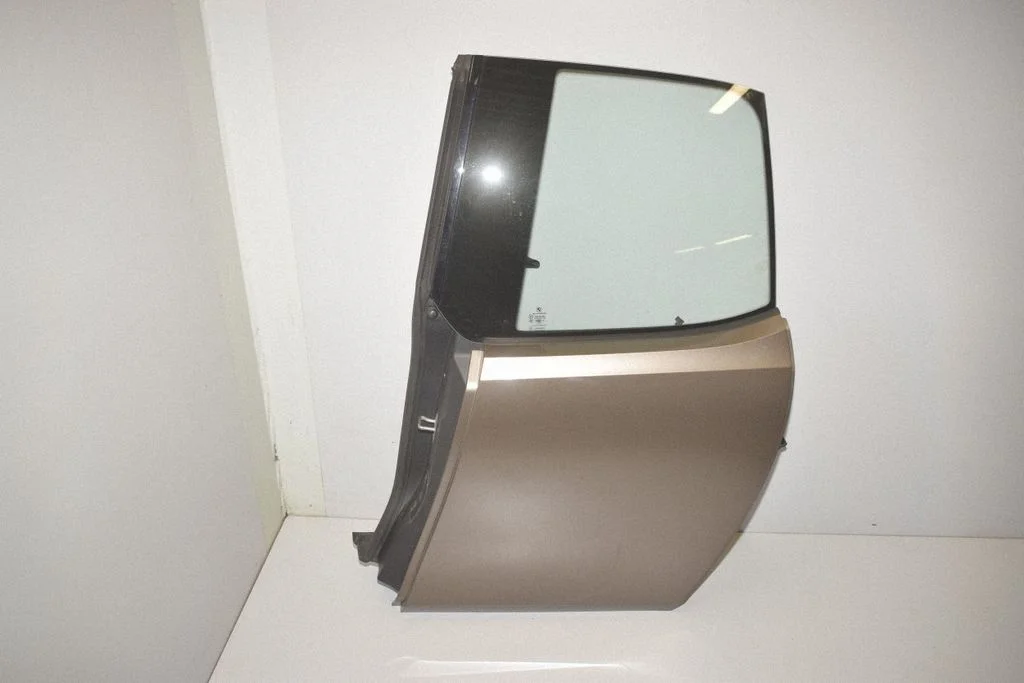 Rear door – rear left