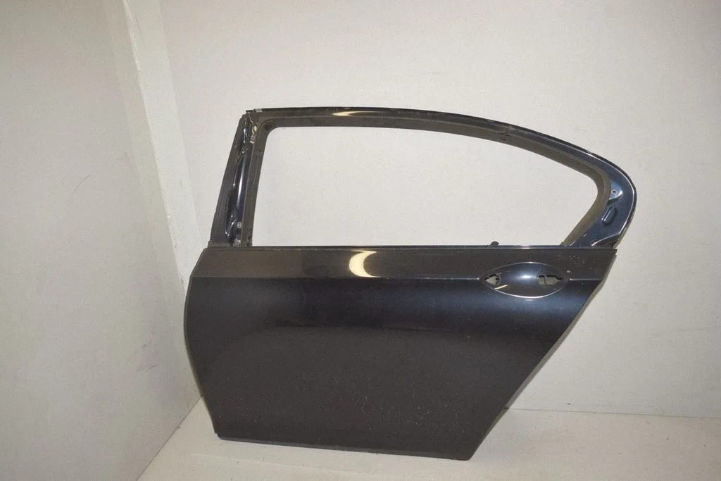 Rear door – rear left