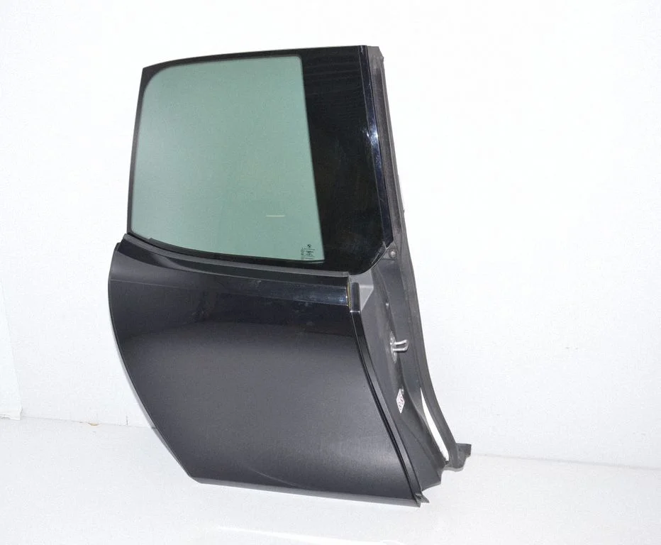 Rear door – right