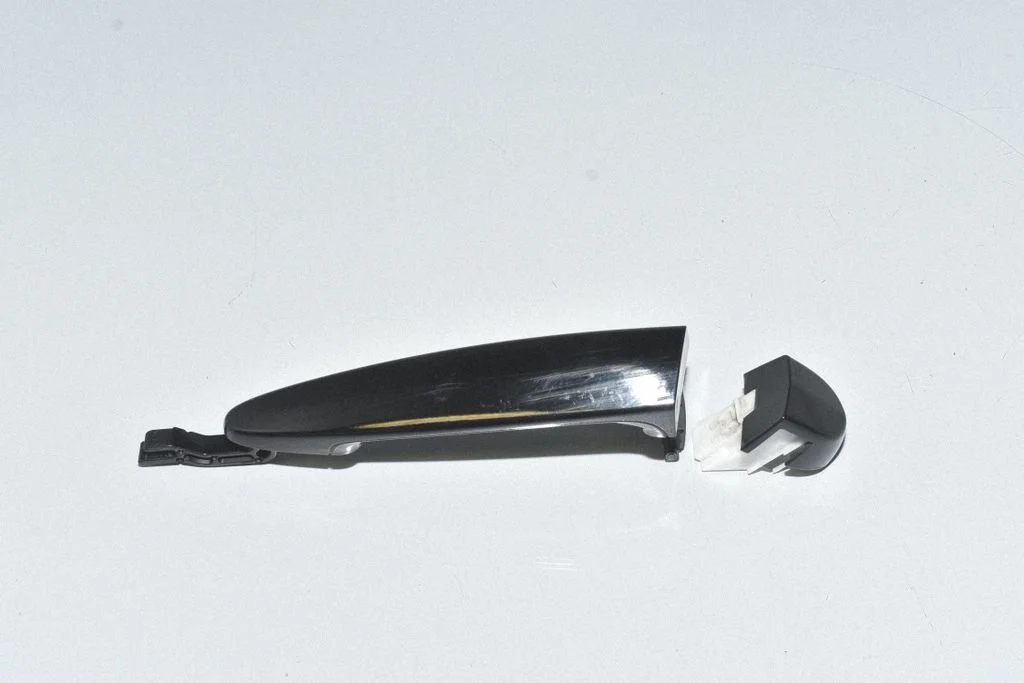 Rear door exterior handle – left